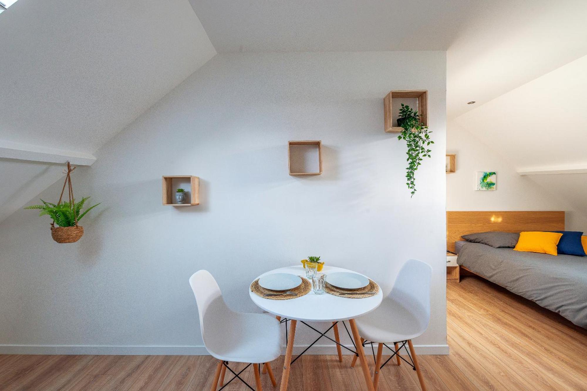 Malaka Home Anzin Exteriör bild
